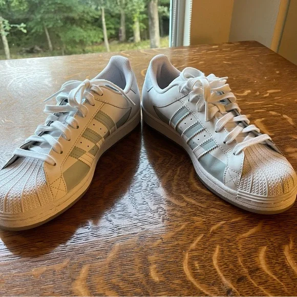 Adidas Superstar, sz 9/10.5 - Picture 5 of 6
